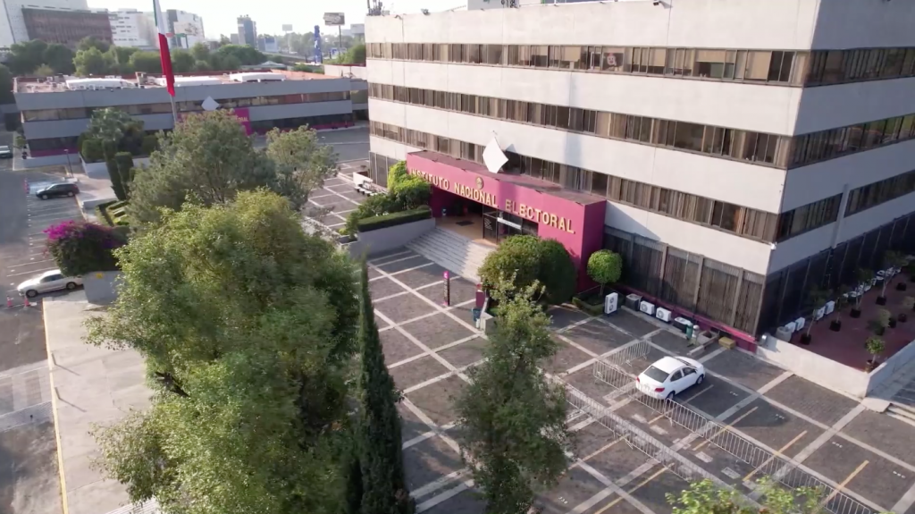 Vista del edificio "C" de oficinas centrales